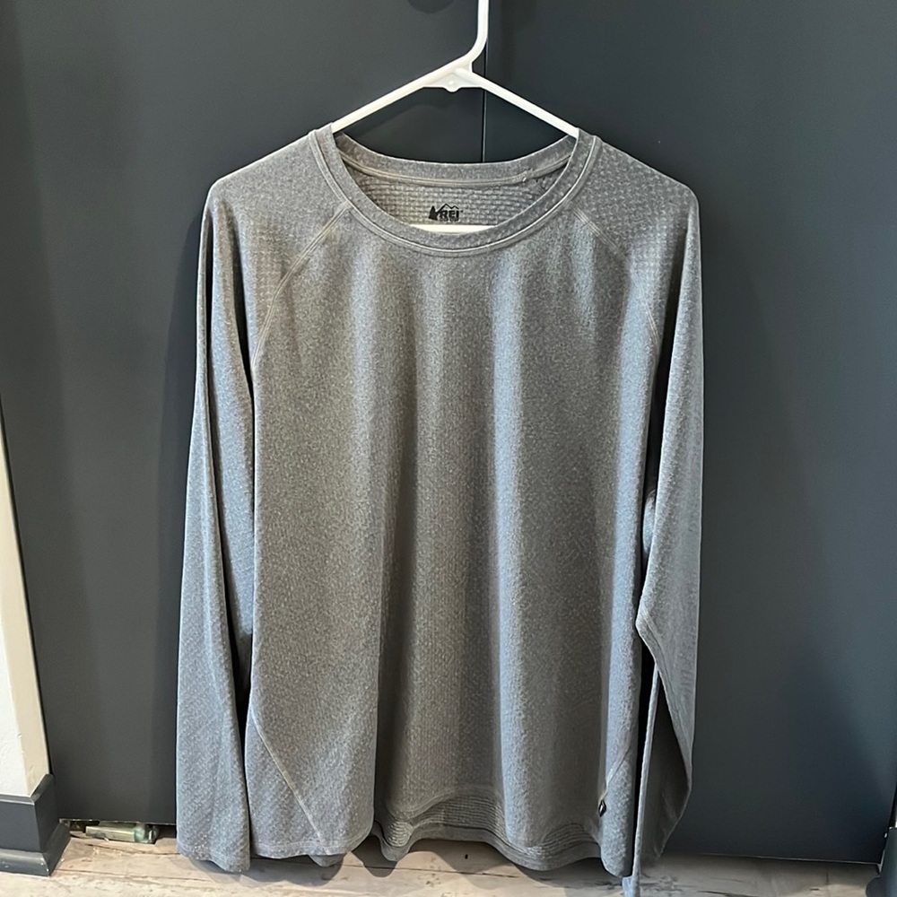 Men’s Light Weight REI Long Sleeve Shirt. Color-Gray & Size- X-Large